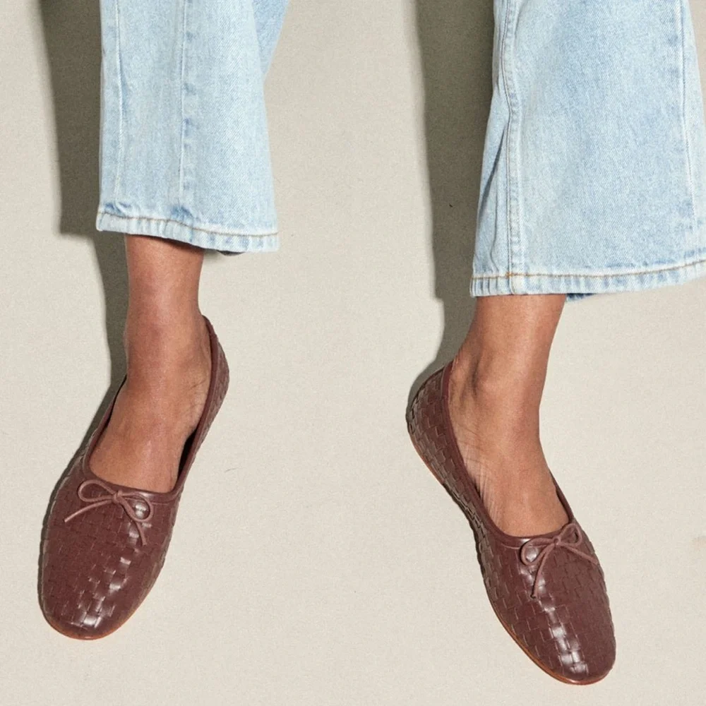 *last one* NEW IN BOX 〰️ FREDA SALVADOR roma ballet flat in umber woven leather - Picture 2 of 7